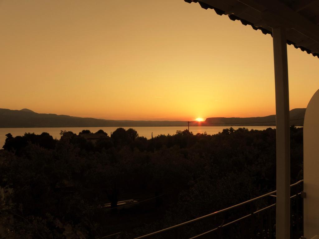 Ampoulos Rooms & Apartments Kedro Esterno foto