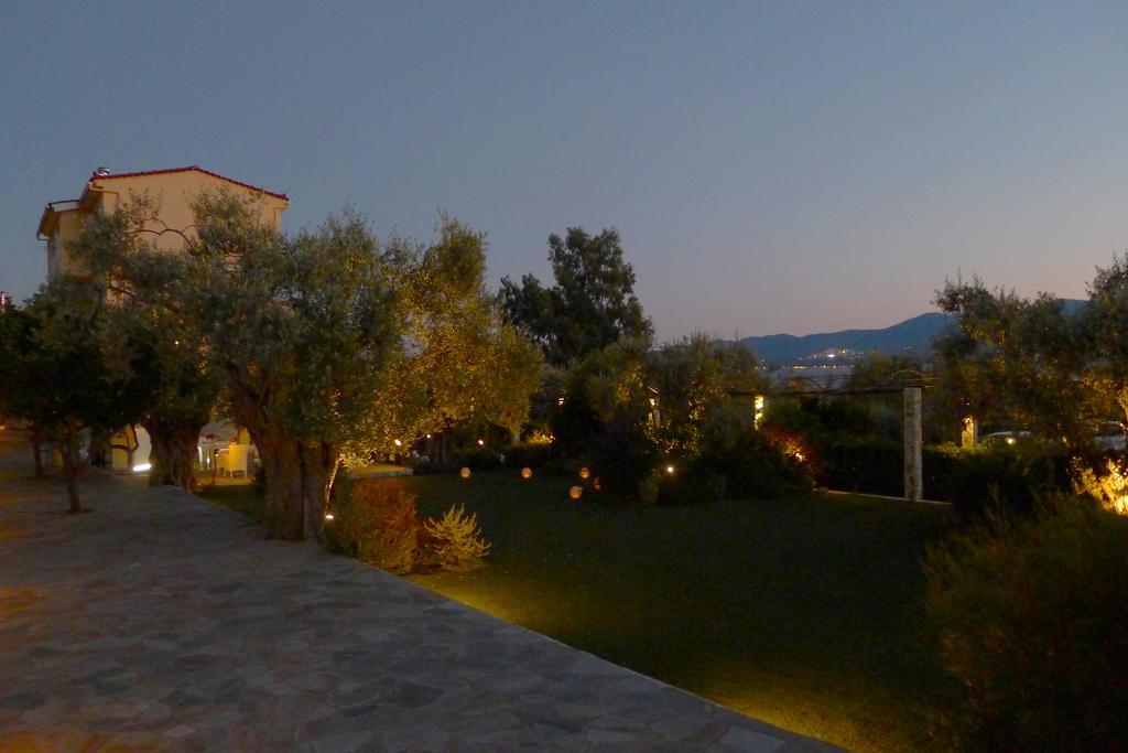 Ampoulos Rooms & Apartments Kedro Esterno foto