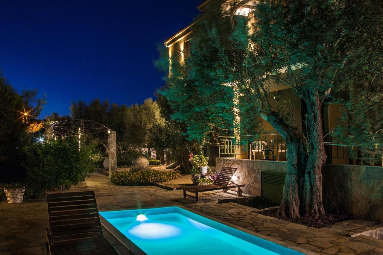Ampoulos Rooms & Apartments Kedro Esterno foto